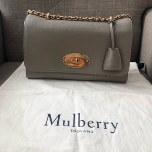 Mulberry Medium Lily